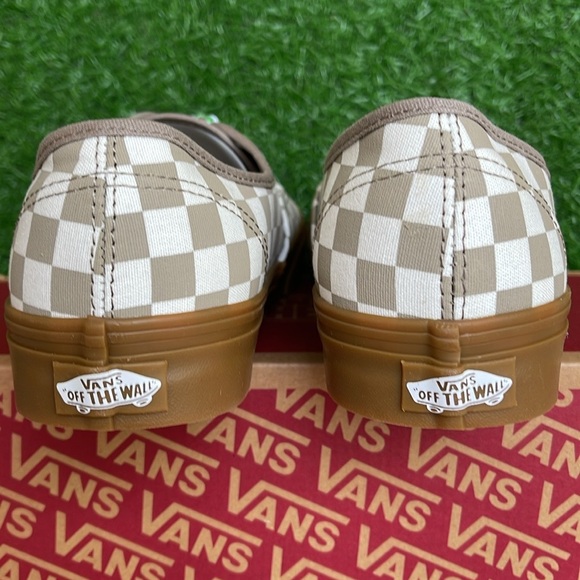 Vans WMNS Authentic
Checkerboard Moon Rock
VN0009PVCH8
Sneakers - Picture 14 of 16